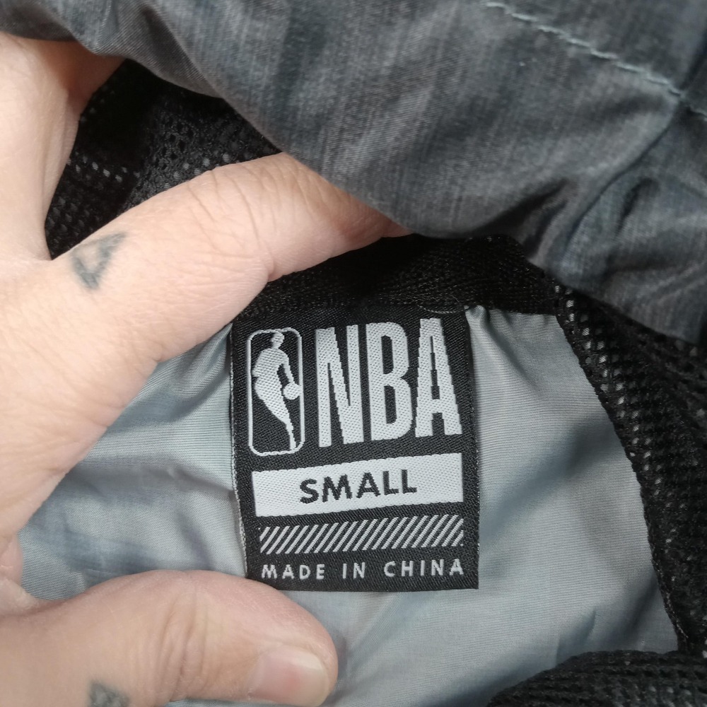 NBA Jacket Mens Small Black Gray NBA Basketball Hooded Full Zip Windbreaker‎ - Picture 3 of 9